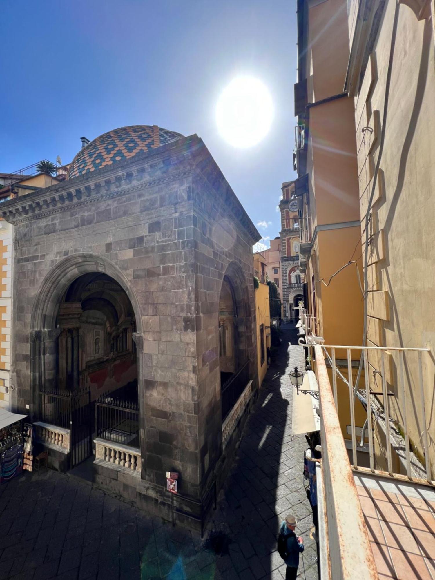 ソレントPalazzo Ammone - Sedil Dominovaアパートメント エクステリア 写真