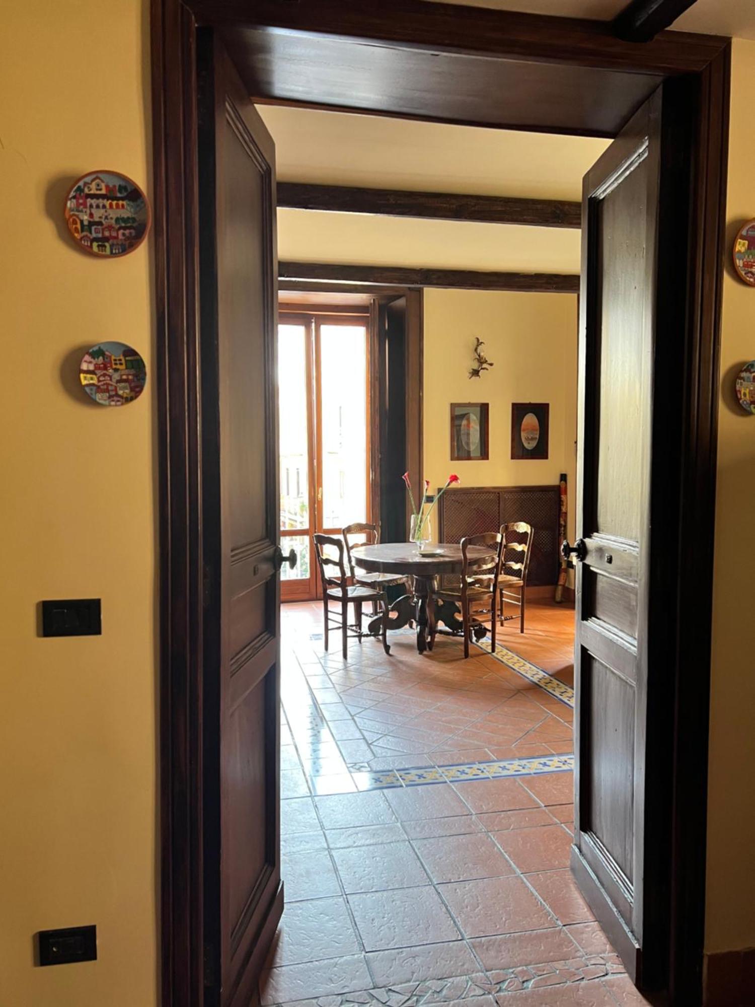 ソレントPalazzo Ammone - Sedil Dominovaアパートメント エクステリア 写真