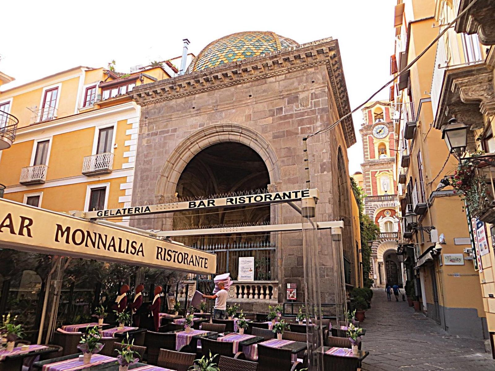 ソレントPalazzo Ammone - Sedil Dominovaアパートメント エクステリア 写真